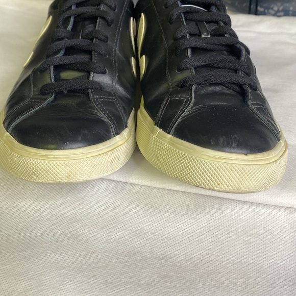 Veja Esplare Low Sneakers in Black Leather - Picture 3 of 7